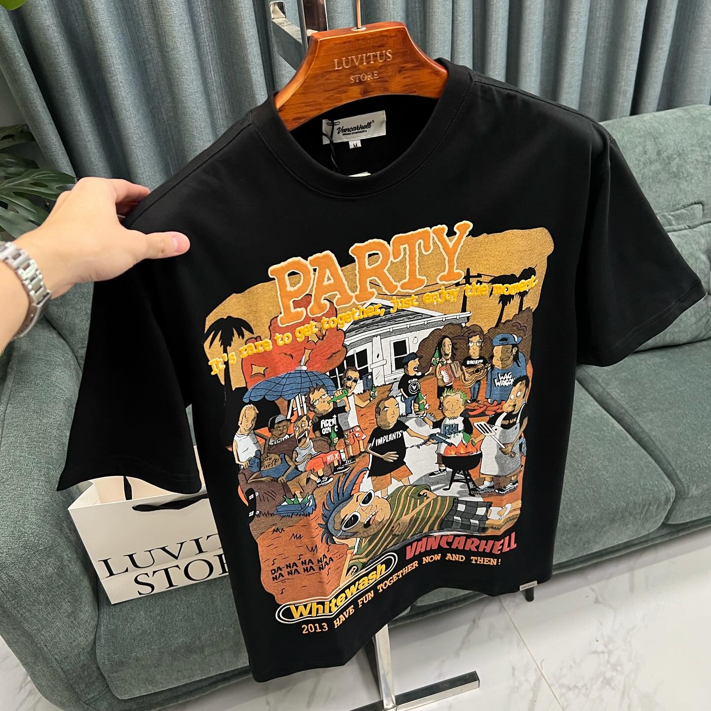 Short-sleeved T-shirt printed with hip hop