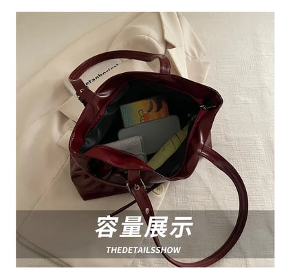 Numa Glossy Patent Tote