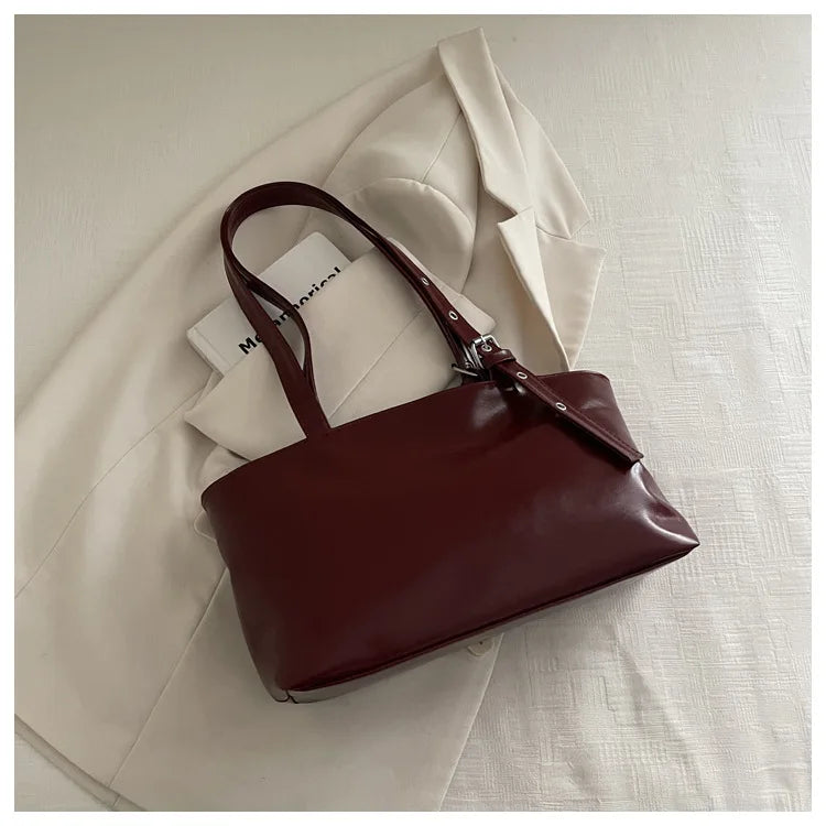 Numa Glossy Patent Tote