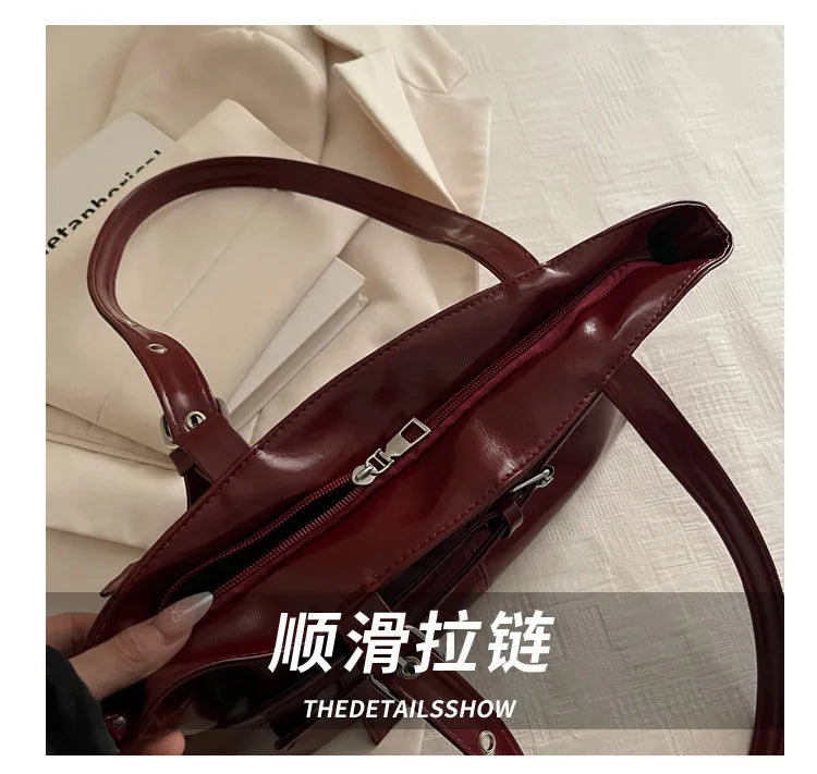Numa Glossy Patent Tote