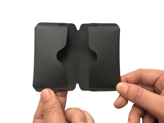 Minimalist Magnetic EDC Wallet