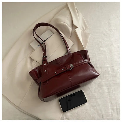 Numa Glossy Patent Tote