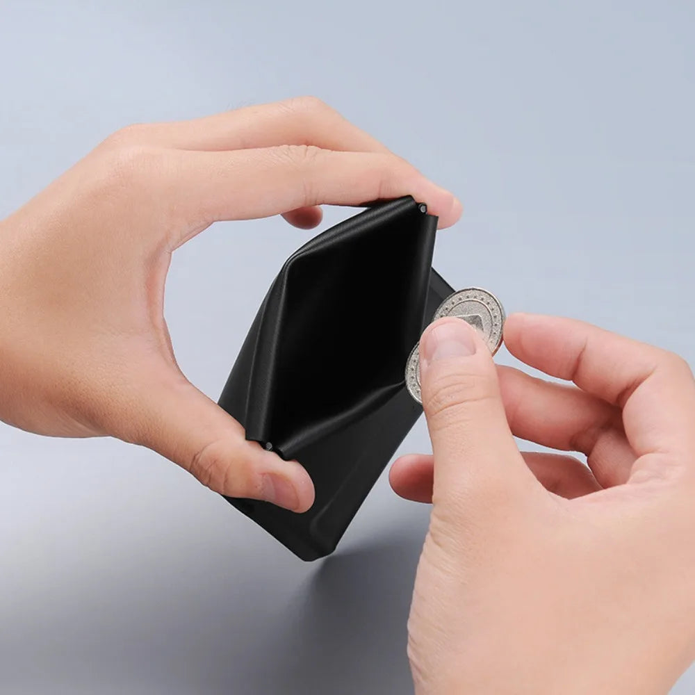 Minimalist Magnetic EDC Wallet