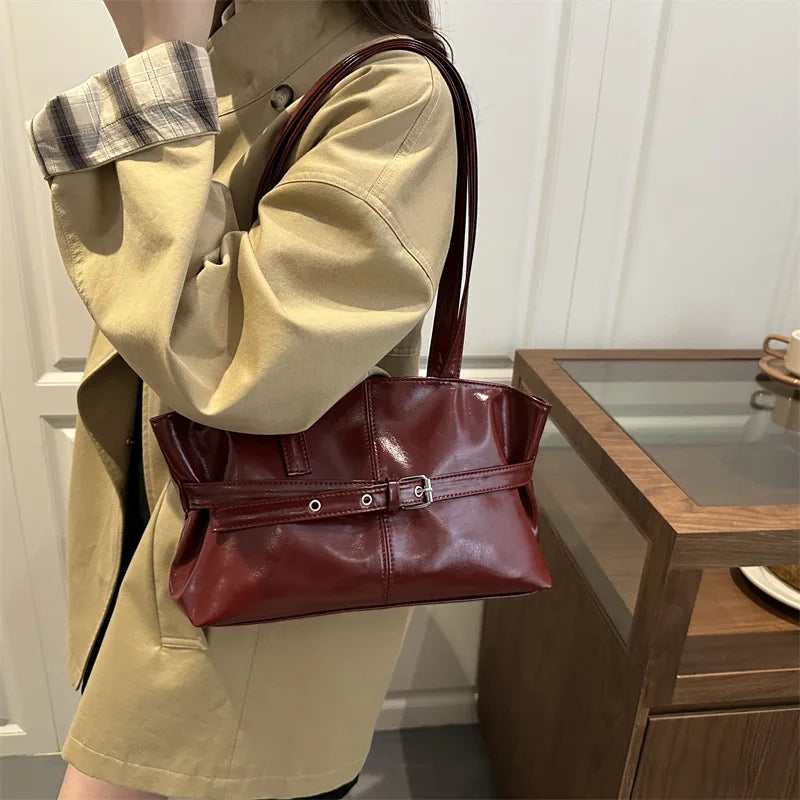 Numa Glossy Patent Tote