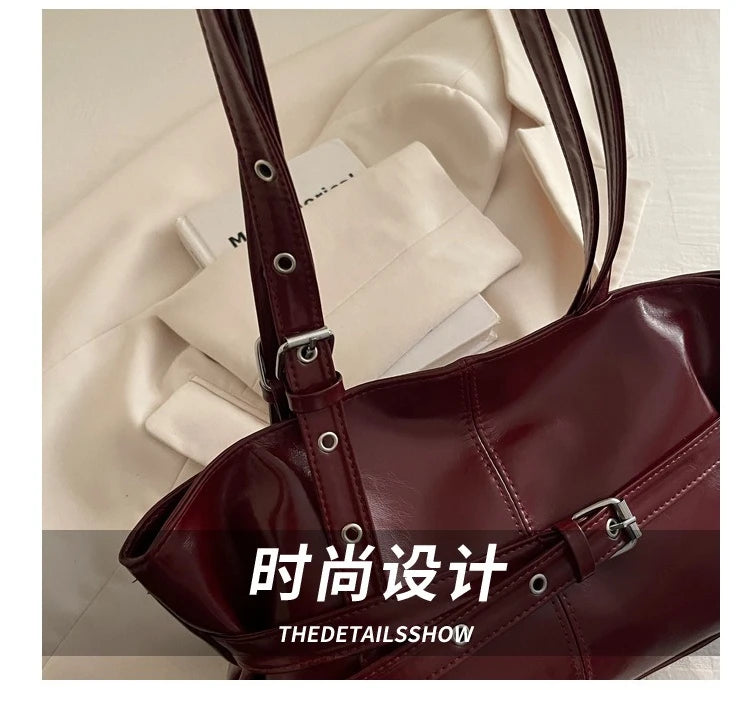 Numa Glossy Patent Tote
