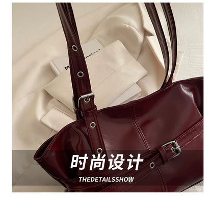 Numa Glossy Patent Tote
