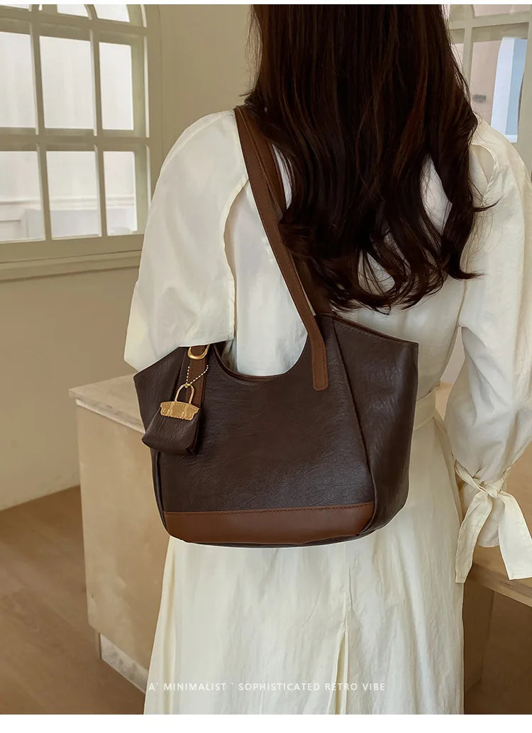 Classic Retro Shoulder Bag