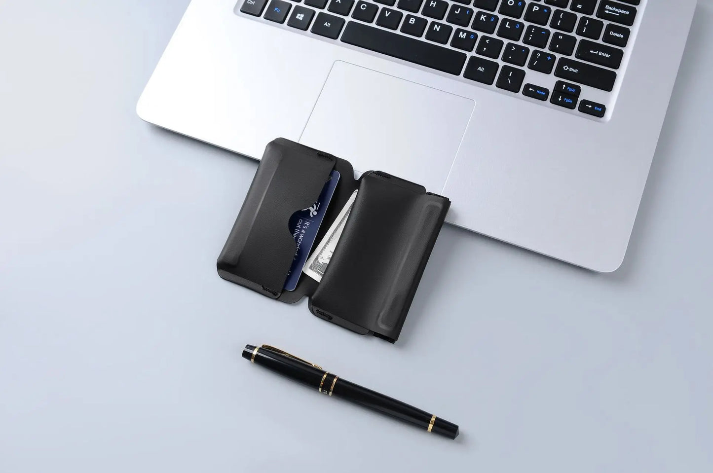 Minimalist Magnetic EDC Wallet